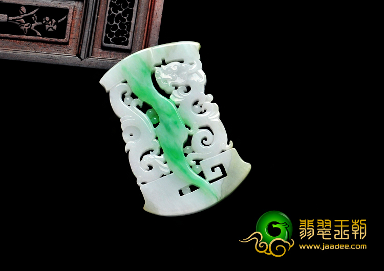 糯冰种飘翠缅甸翡翠龙凤呈祥挂件