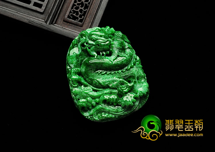 细糯种阳绿缅甸翡翠龙腾四海挂件