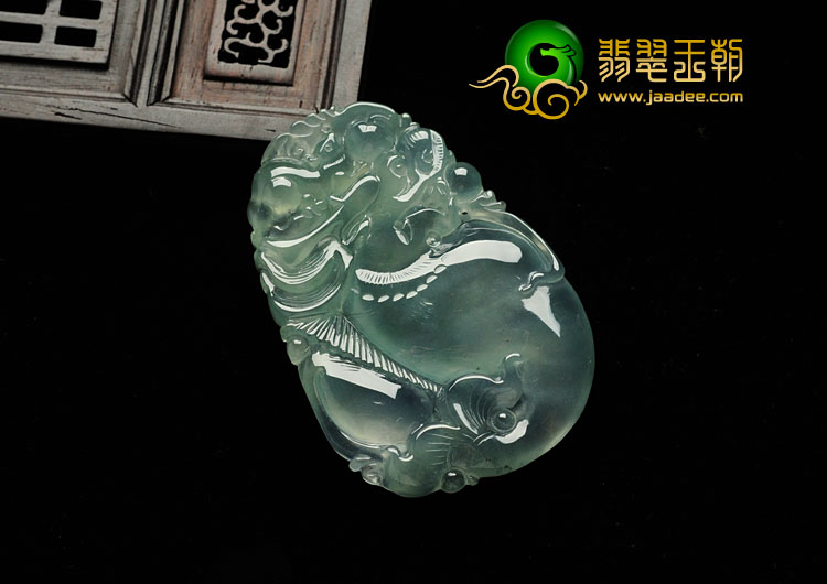 冰玻种晴水缅甸翡翠鱼龙挂件