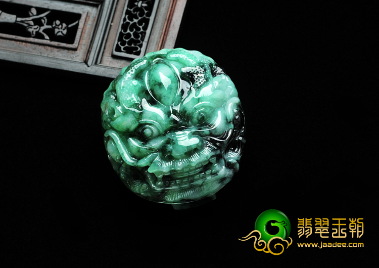 糯冰种癣加绿缅甸翡翠龙头皮带扣