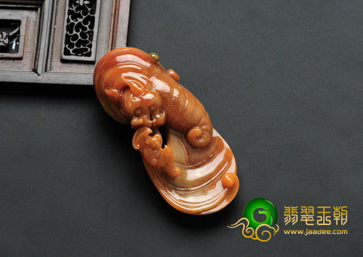 糯冰种褐红翡缅甸翡翠福从天降挂件