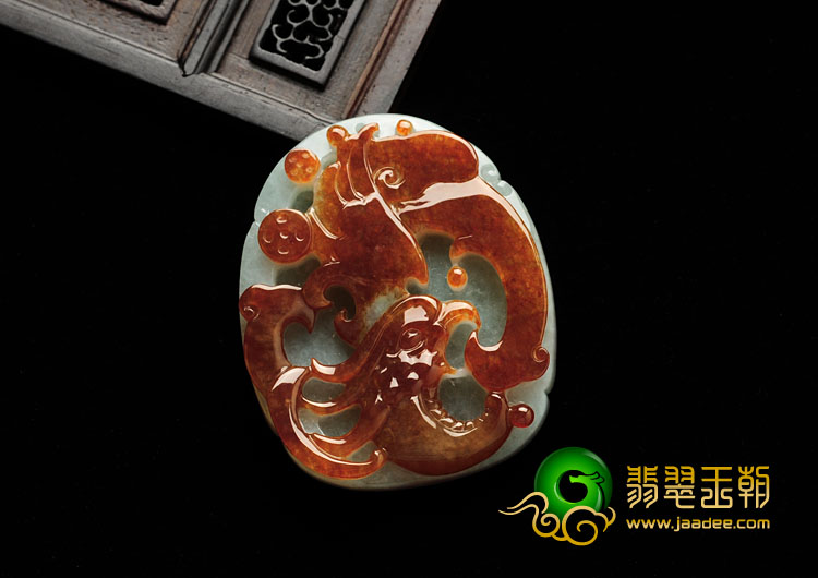糯冰种红翡缅甸翡翠龙凤呈祥挂件