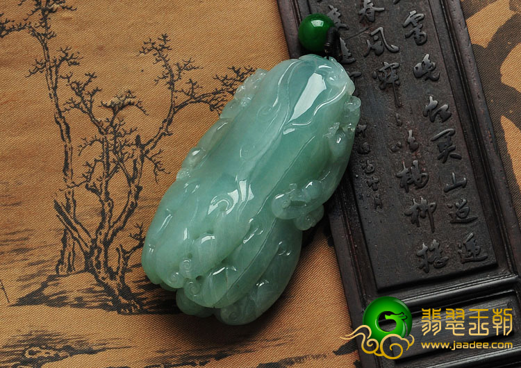 糯冰种豆色缅甸翡翠佛手挂件
