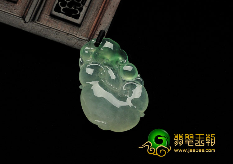 冰种绿晴水缅甸翡翠如意挂件