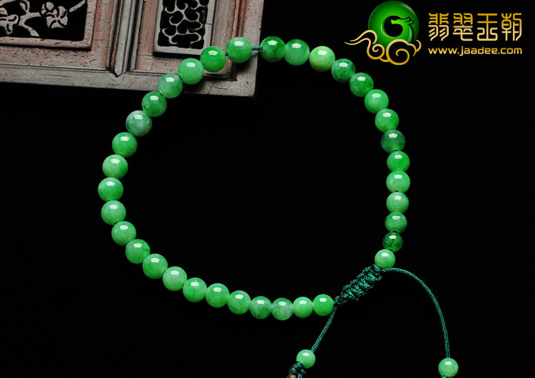 糯冰种翠色缅甸翡翠手链