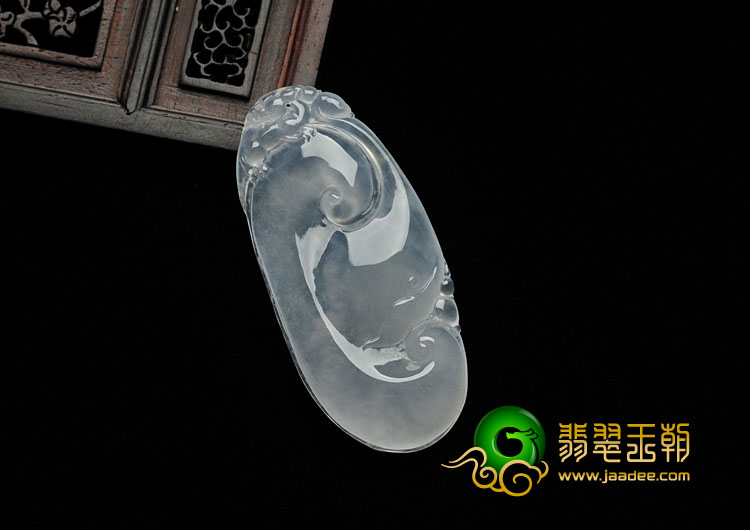冰种缅甸翡翠如意挂件