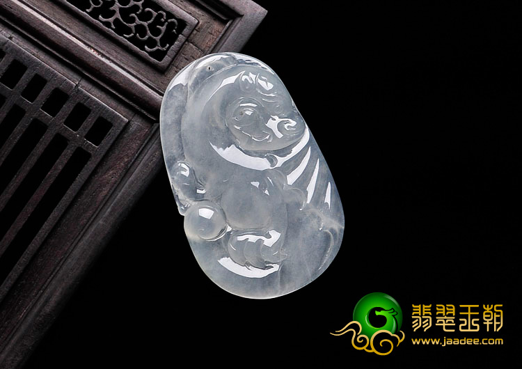 (超值推荐)冰种淡晴水缅甸翡翠飞龙在天挂件