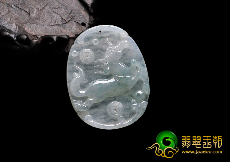 冰种飘花缅甸翡翠马牌挂件