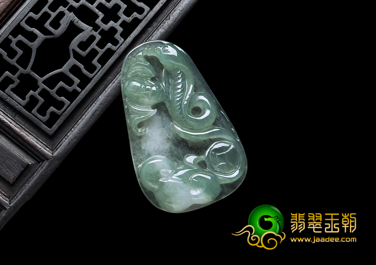 冰种晴水缅甸翡翠蛇牌挂件