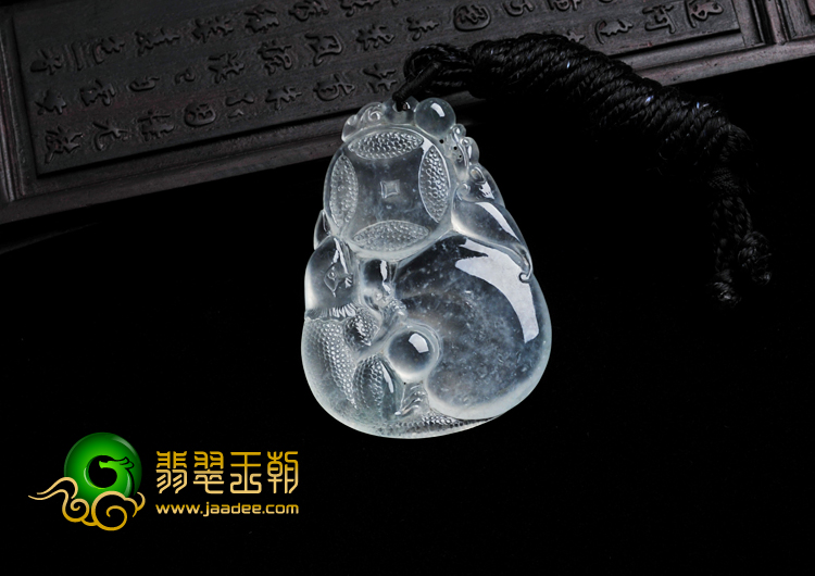 冰玻种淡晴水缅甸翡翠招财进宝挂件