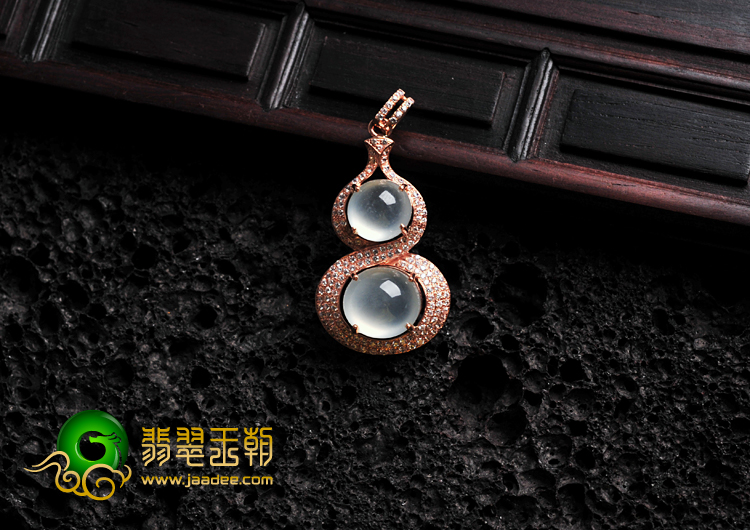 冰玻种缅甸翡翠镶玫瑰金宝葫芦胸坠