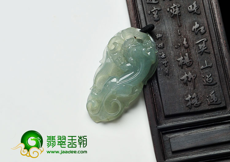 冰种晴水缅甸翡翠龙成大业挂件