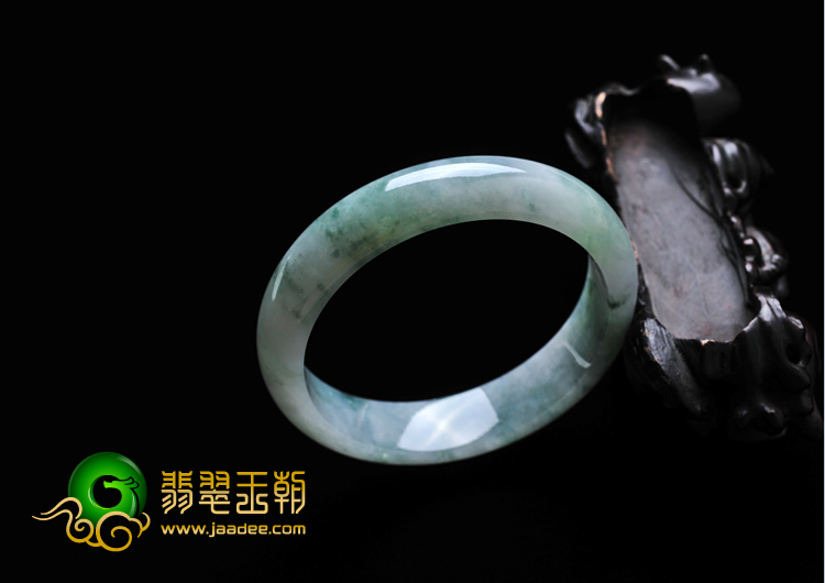 糯冰种飘花缅甸翡翠手镯（57.5mm）