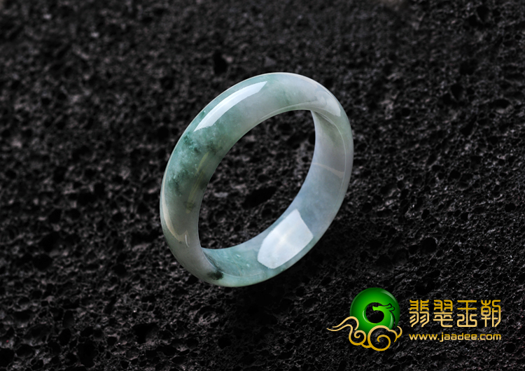 糯冰种飘花缅甸翡翠手镯（55.5mm）