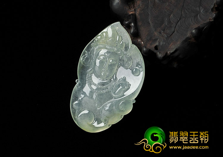 冰种晴水略带淡黄翡缅甸翡翠观音头挂件