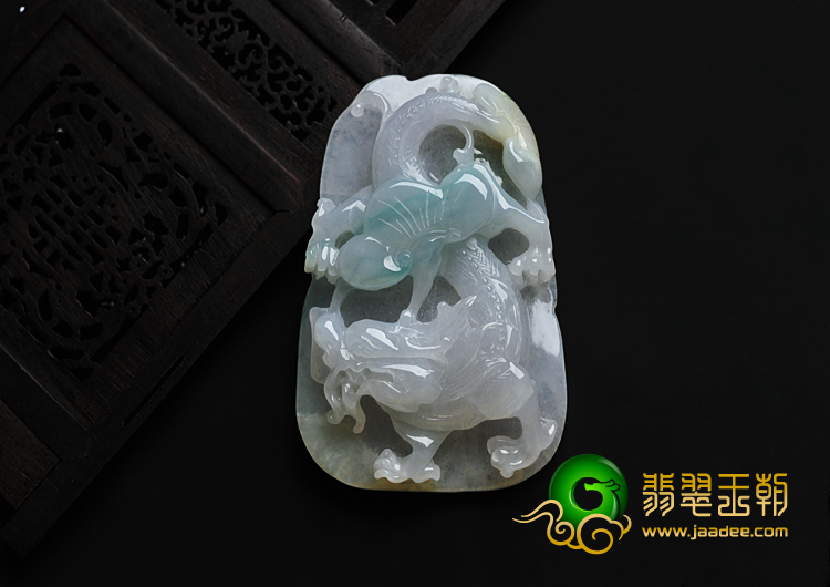 缅甸糯冰种黄加绿翡翠A货龙牌挂件