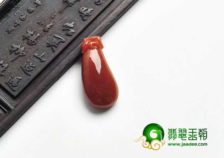 细糯种红翡缅甸翡翠A货福瓜挂件