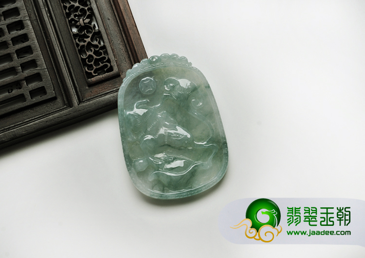 糯冰种飘花缅甸翡翠A货玉兔牌挂件