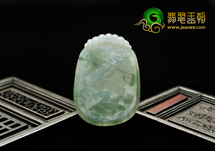 糯冰种飘花缅甸翡翠A货玉兔牌挂件