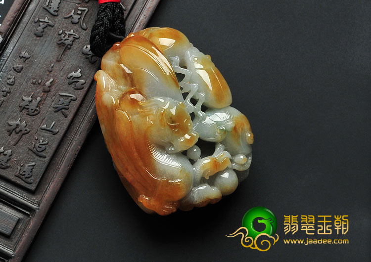 糯冰种褐黄翡缅甸翡翠A货富甲一方手玩件