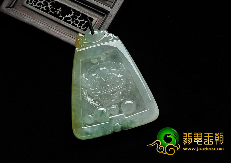 冰种淡黄翡飘花缅甸翡翠A货仿古龙头玉牌挂件