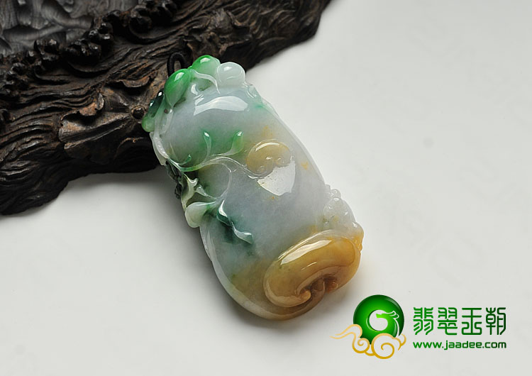 糯冰种三彩缅甸翡翠A货福瓜挂件