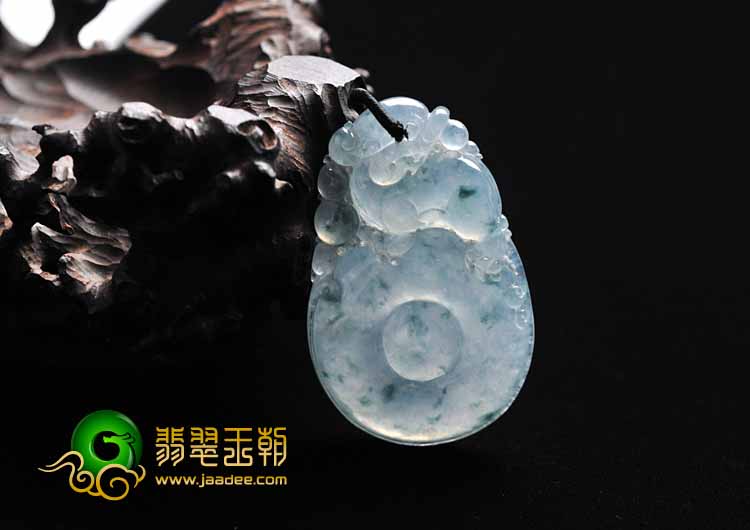 冰种飘花缅甸翡翠A货龙抱珠挂件