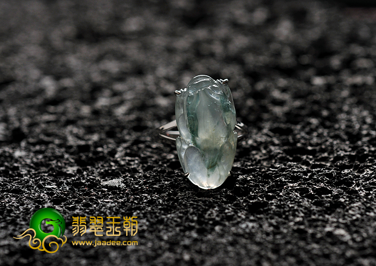 冰玻种飘花缅甸翡翠A货镶白金貔貅戒指