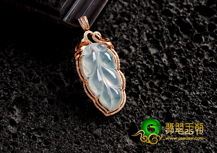 冰种飘花缅甸翡翠A货镶玫瑰金金枝玉叶胸坠（真钻）