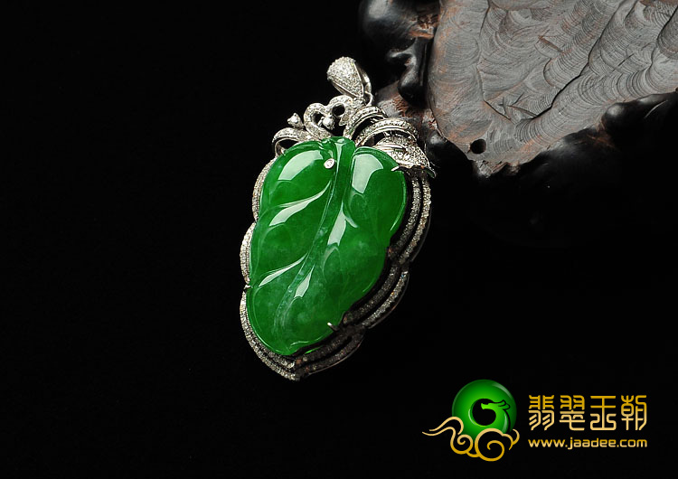 冰种正阳绿缅甸翡翠A货镶白金金枝玉叶胸坠（真钻）