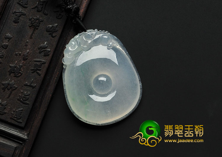 冰种晴水略飘翠缅甸翡翠A货在眼前挂件