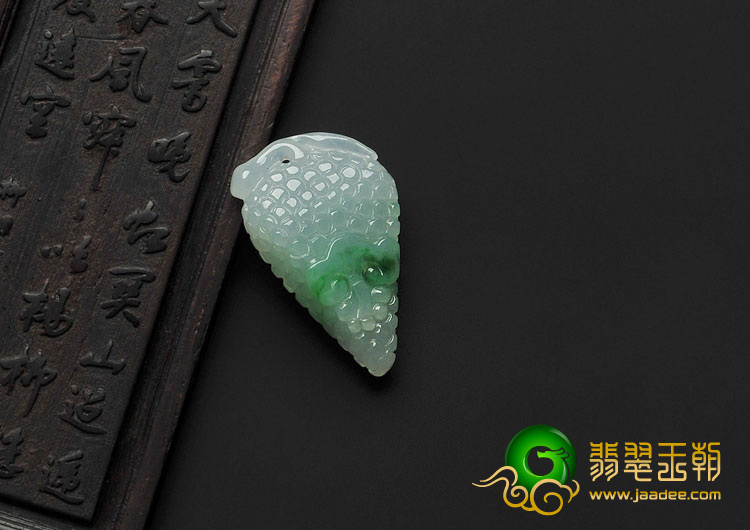 糯冰种翠色缅甸翡翠A货多子多福挂件
