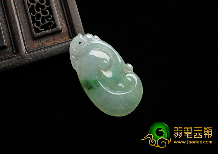 糯冰种略飘翠缅甸翡翠A货如意寿挂件