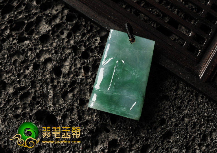 糯冰种深绿缅甸翡翠A货节节高挂件