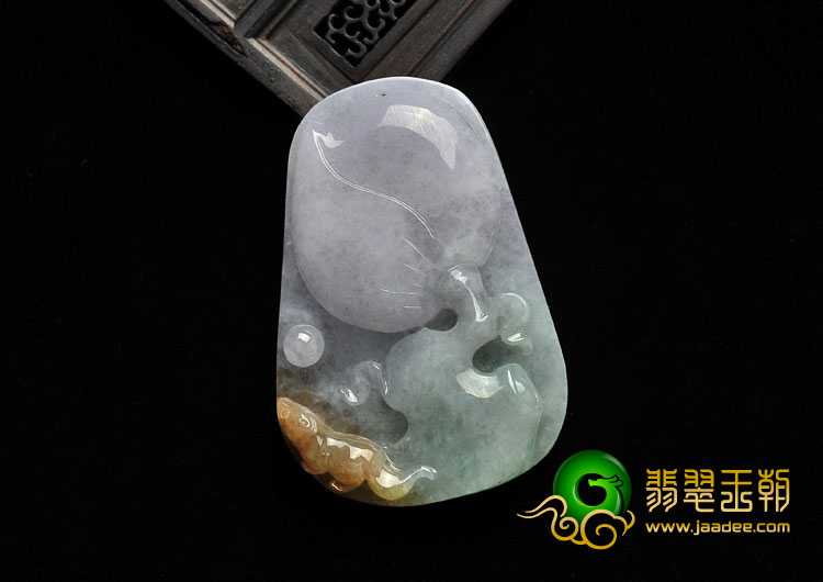 糯冰种淡三彩缅甸翡翠A货寿桃挂件