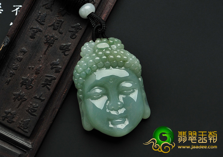 糯冰种翠色缅甸翡翠A货释迦牟尼头挂件