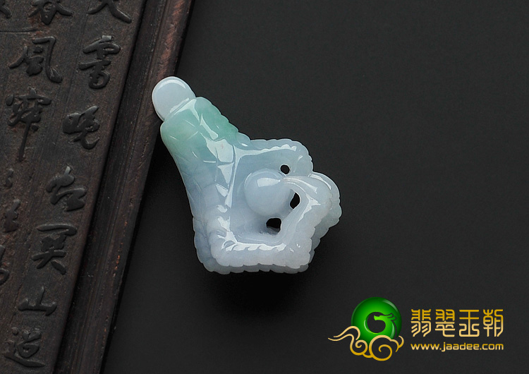糯冰种春带彩缅甸翡翠A货凤爪挂件