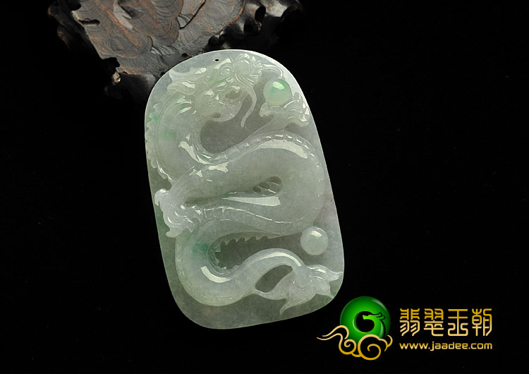 糯冰种飘翠缅甸翡翠A货龙牌挂件