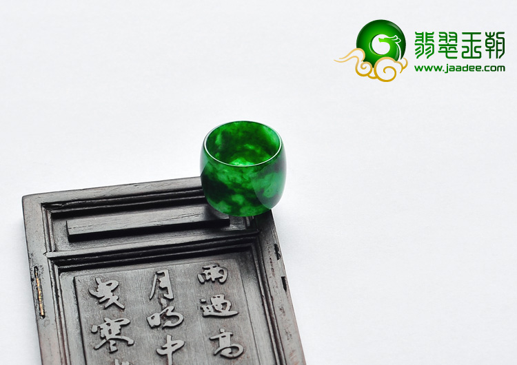 糯冰种浓绿缅甸翡翠A货路路通挂件