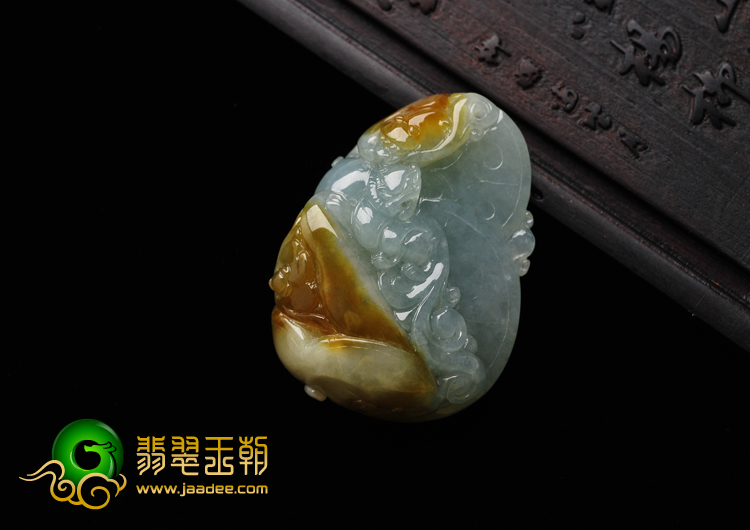 糯冰种褐黄翡缅甸翡翠A货狮子如意挂件