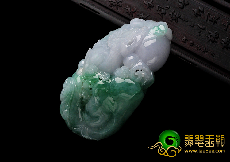 糯冰种春带彩缅甸翡翠A货事事如意手玩件
