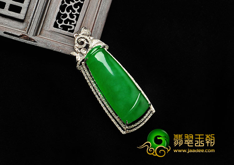 冰种阳绿满绿缅甸翡翠A货镶白金节节高胸坠（真钻）