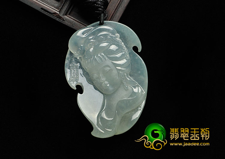 冰玻种淡晴水缅甸翡翠A货美人如玉挂件