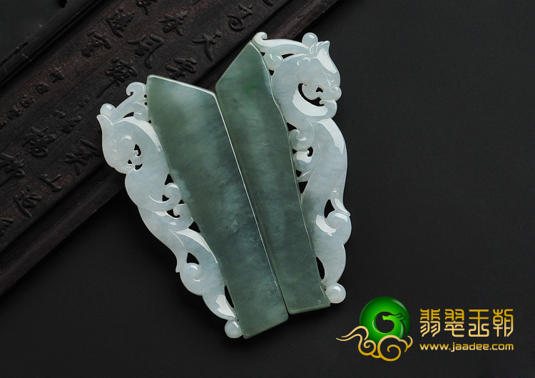 冰种晴水缅甸翡翠A货龙凤佩挂件（一对）