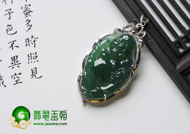 冰种油青缅甸翡翠A货镶白金玉佛胸坠（真钻）