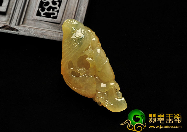 冰种黄翡略飘花缅甸翡翠A货喜得连科挂件