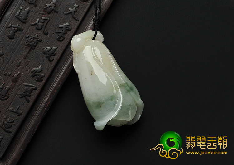 糯冰种飘花缅甸翡翠A货玉兰花挂件