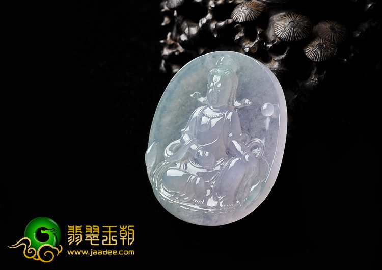 冰种淡春带彩缅甸翡翠A货观音挂件