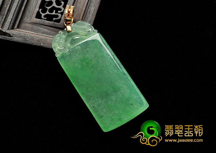 冰种翠色缅甸翡翠A货玫瑰金扣子冈牌挂件