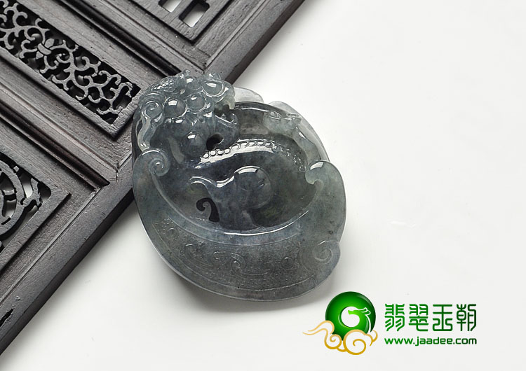 冰乌鸡种缅甸翡翠A货龙头挂件